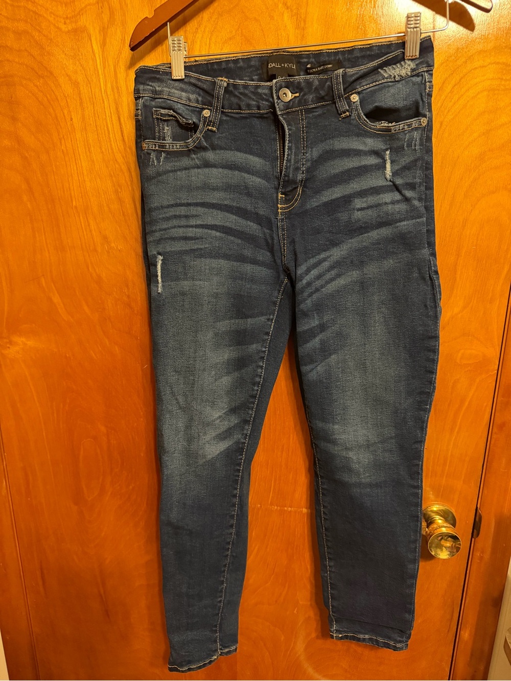 Kendall & Kylie Women's Faded Blue Skinny Jeans